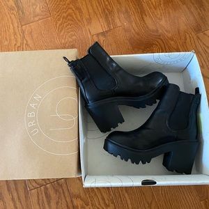 Urban outfitters black Chunky platform boots